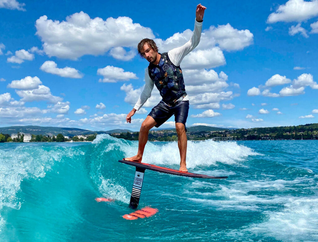 Ecole de Wakesurf, wakeboard & foil sur le lac d'Annecy